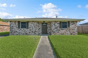 2108 River Queen Dr, Unit 1 in Violet, LA - Building Photo