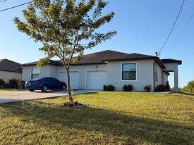 452 Grant Blvd in Lehigh Acres, FL - Building Photo