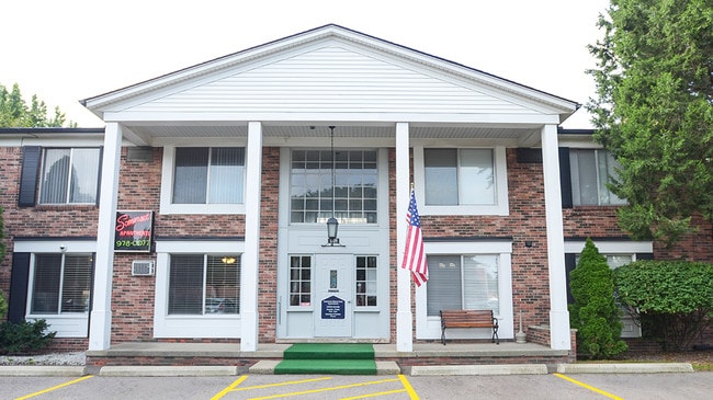 Somerset Manor East Apartments