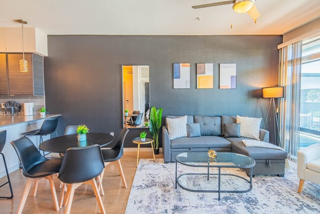 1016 N 3rd St in Phoenix, AZ - Foto de edificio - Building Photo