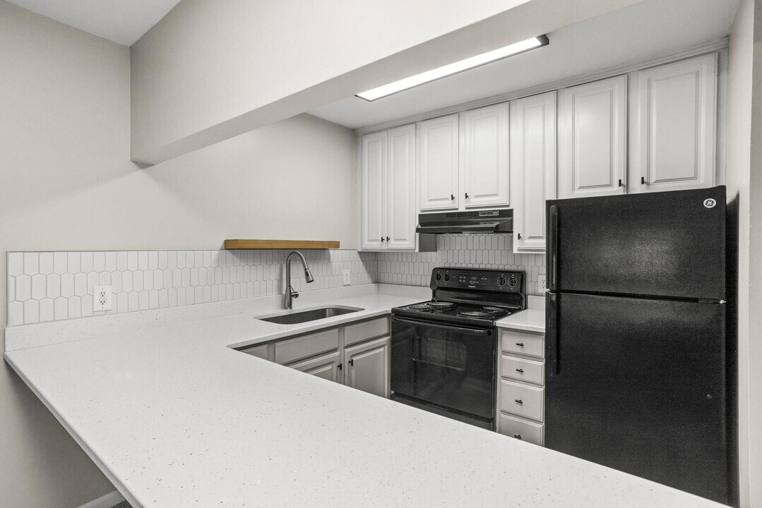 Belmont Place Apartments in Nashville, TN - Building Photo