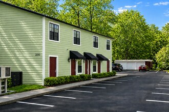 Cypress Apartments in Jacksonville, FL - Building Photo - Interior Photo