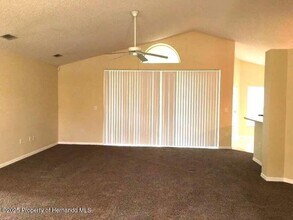 9287 Spring Hill Dr in Spring Hill, FL - Building Photo - Building Photo