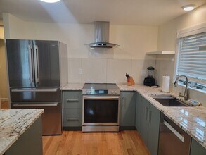 54 Greaton Rd in Boston, MA - Building Photo - Building Photo