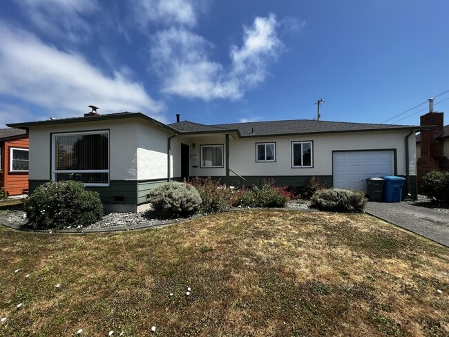 1120 Austin Way in Arcata, CA - Building Photo - Building Photo