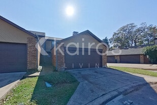 832 Courtenay Pl in Garland, TX - Building Photo