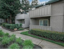 2143 Lakeview Cir, Unit 2143