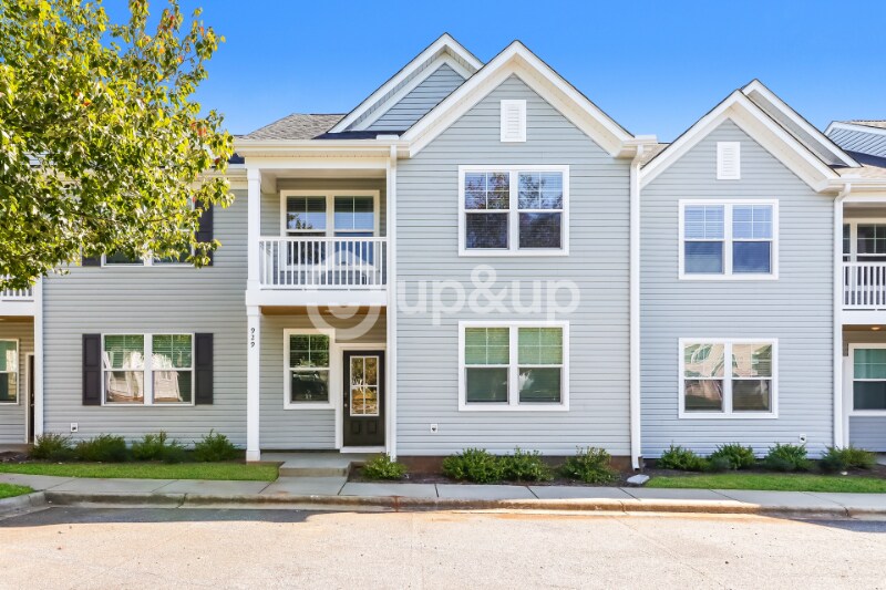 929 Ranchero St in Statesville, NC - Foto de edificio