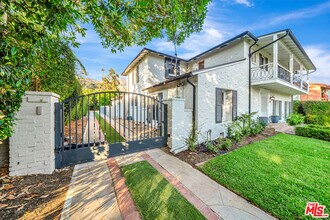 1981 New York Dr in Altadena, CA - Building Photo - Building Photo