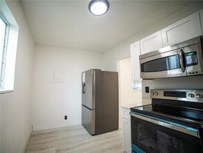 412 Columbus Pky, Unit 2-2 in Hollywood, FL - Building Photo - Building Photo