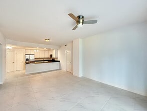 312 Bay Colony Dr N in Juno Beach, FL - Building Photo - Building Photo
