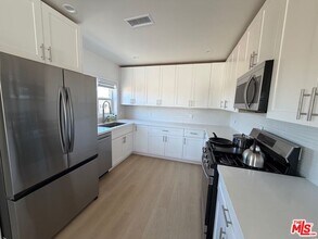 1546 S Ogden Dr in Los Angeles, CA - Building Photo - Building Photo