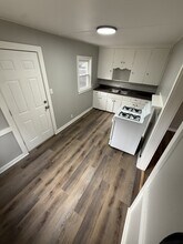 1800 W Webster St in Springfield, MO - Building Photo - Building Photo