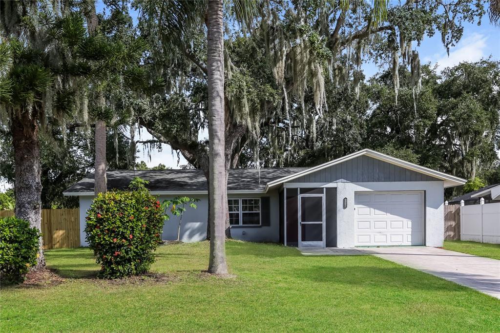 3339 Spainwood Dr in Sarasota, FL - Building Photo