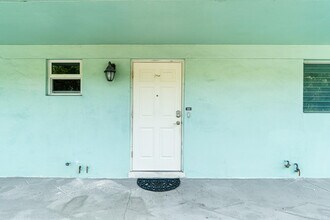 222 N Federal Hwy in Deerfield Beach, FL - Building Photo - Building Photo