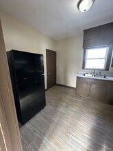 1043 Vine St in Beloit, WI - Building Photo - Building Photo