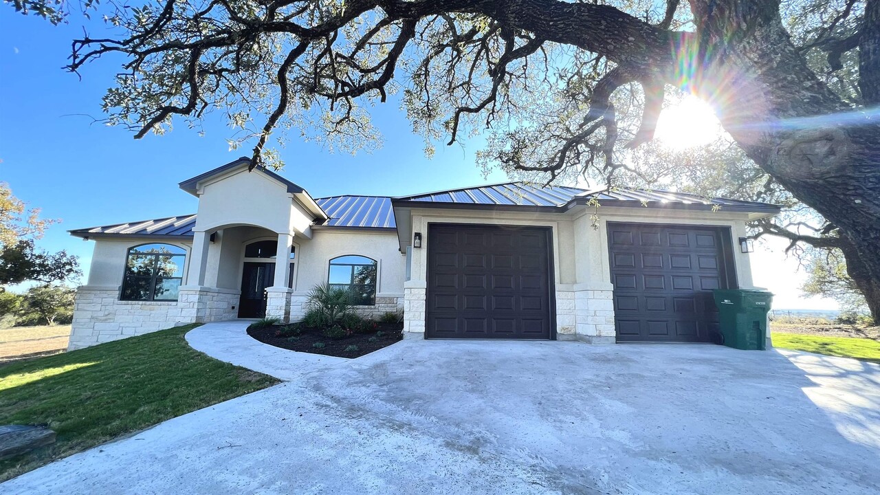 1605 Sapphire in Horseshoe Bay, TX - Building Photo