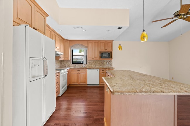 3919 NW 72nd Dr in Coral Springs, FL - Building Photo - Building Photo