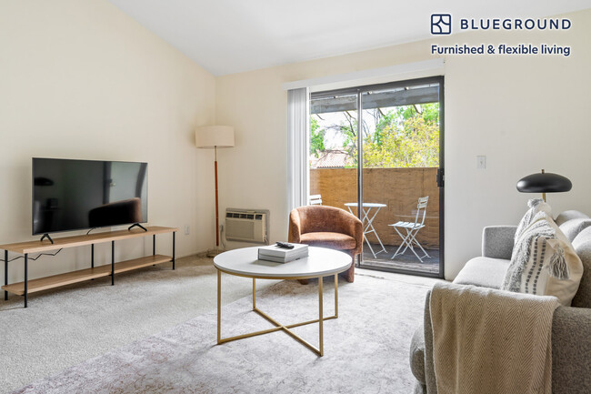 1600 Villa St in Mountain View, CA - Foto de edificio - Building Photo