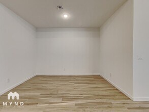 7918 N 79th Ave in Glendale, AZ - Foto de edificio - Building Photo