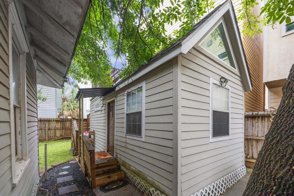 914 Snover St in Houston, TX - Building Photo