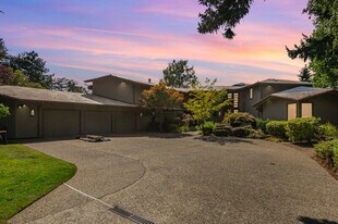 88 Cascade Key in Bellevue, WA - Building Photo