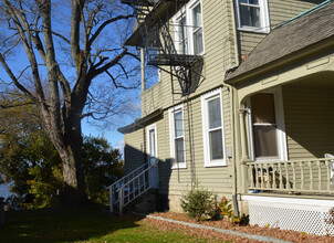 26 Hamilton Ave in Ossining, NY - Building Photo - Building Photo