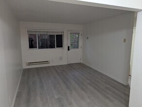 8115 SE Ramona St in Portland, OR - Building Photo - Building Photo