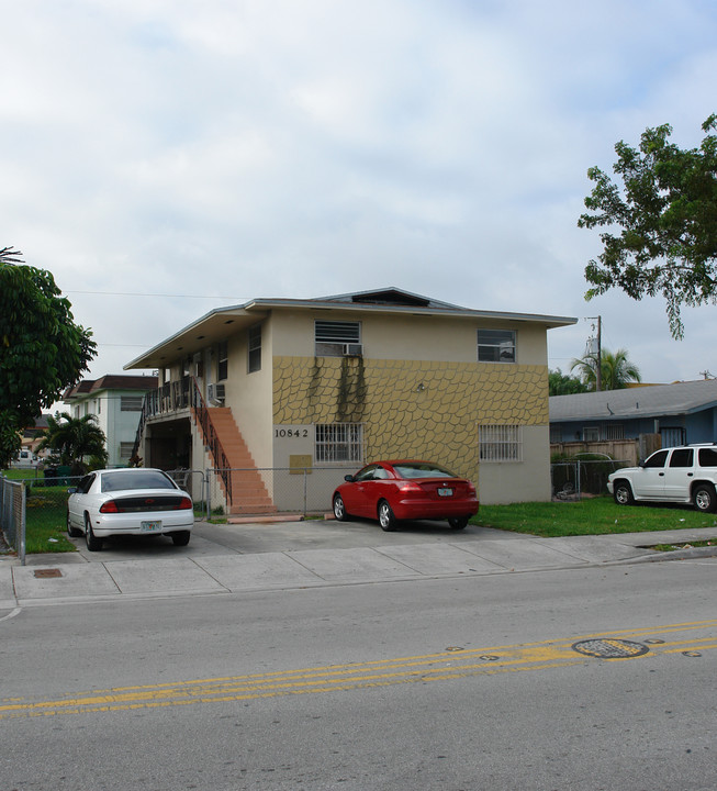 10842 SW 4th St in Miami, FL - Foto de edificio