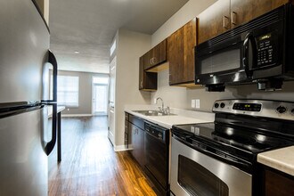 The Cole in Columbus, IN - Foto de edificio - Building Photo