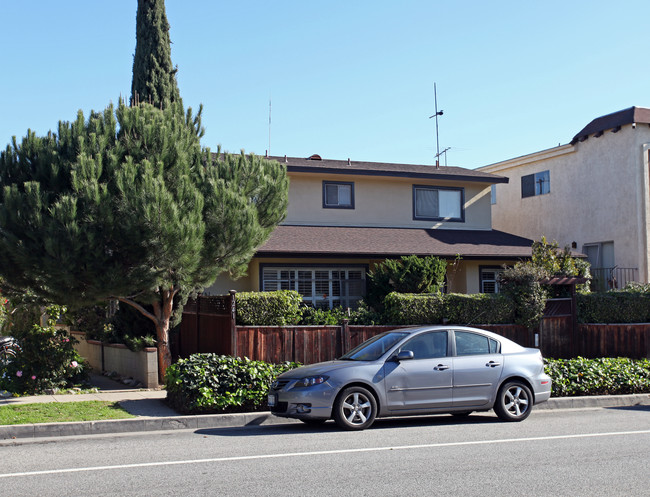 1241 17th St in Santa Monica, CA - Building Photo - Building Photo