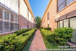 7815 Broadway in San Antonio, TX - Building Photo - Building Photo