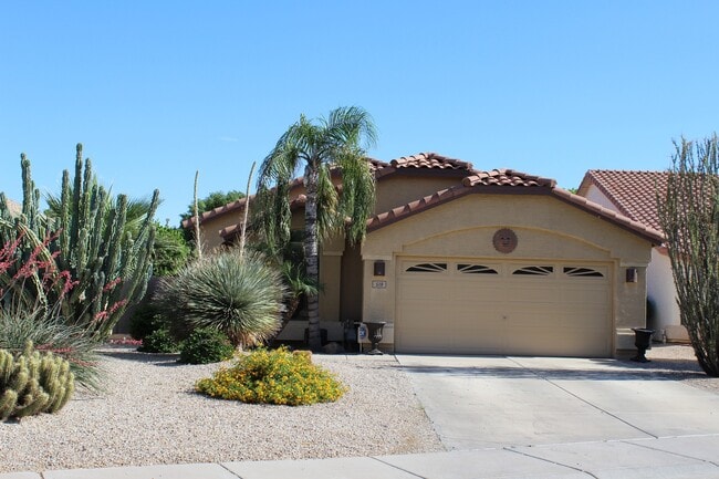 property at 519 E Devon Dr