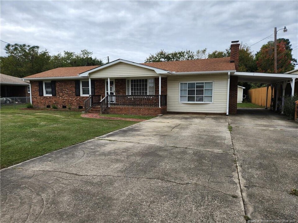7510 Bridgeman Dr in Fayetteville, NC - Building Photo