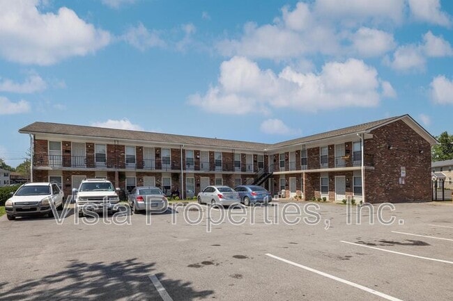 4806 Saddlebrook Ln in Louisville, KY - Building Photo - Building Photo