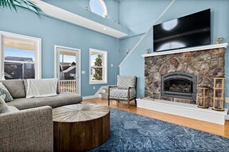 33 Fordham Way in Newbury, MA - Building Photo - Building Photo