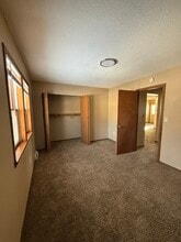 1014 Castlewood Dr in Brookings, SD - Building Photo - Building Photo