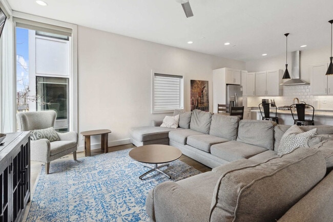 960 9th Ave S in Nashville, TN - Foto de edificio - Building Photo