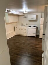 1225 Washington St, Unit Apt 1 in Burlington, IA - Building Photo - Building Photo