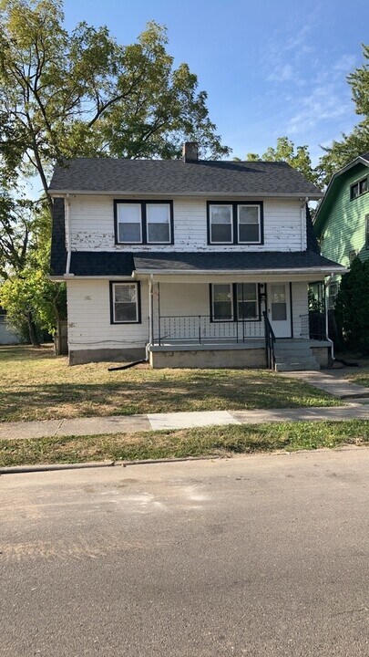 338 Kenwood Ave in Dayton, OH - Building Photo