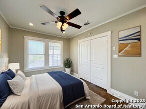411 E Courtland Pl in San Antonio, TX - Building Photo - Building Photo
