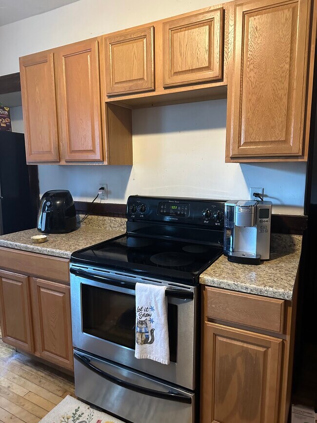 236 Pilgrim Ave, Unit 2 in Worcester, MA - Building Photo - Building Photo