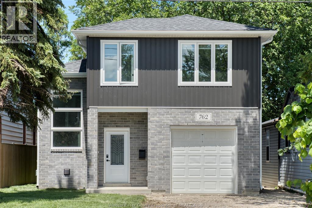 762 S Pacific Ave in Windsor, ON - Building Photo