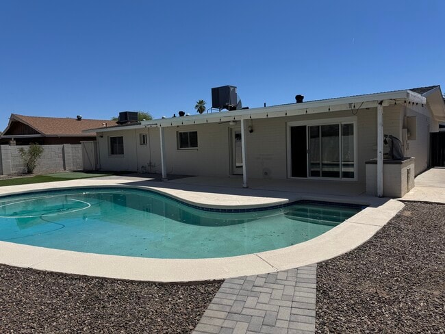 property at 1410 E Verlea Dr