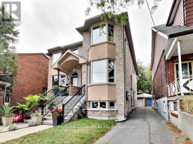 82 Robina Ave