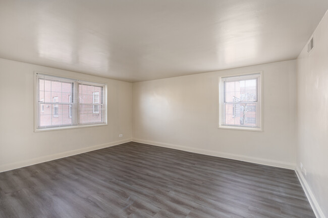 Samester Apartments in Baltimore, MD - Building Photo - Interior Photo