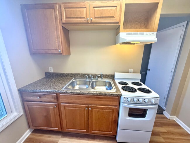 476 Pawling Ave in Troy, NY - Building Photo - Building Photo