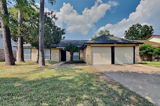 property at 13414 Tara Oak Dr