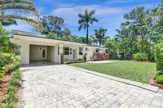 2802 NE 15th Ave in Wilton Manors, FL - Building Photo - Building Photo