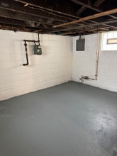 60 Charles St in Struthers, OH - Foto de edificio - Building Photo